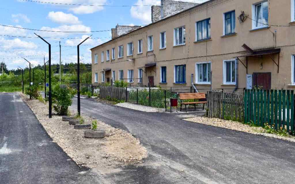 В Клетнянском районе Брянской области отремонтировали четыре дворовые территории