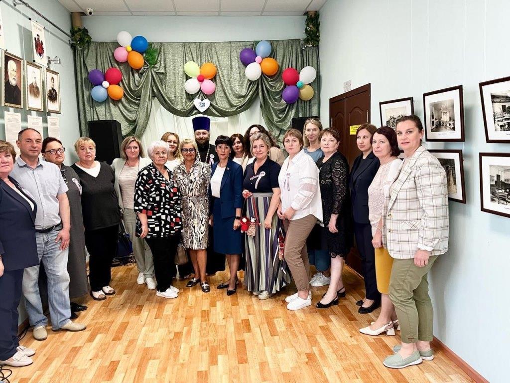 Семейные ценности в традициях и преемственности поколений