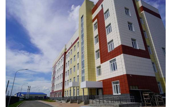 В Брянске продолжают строить новую поликлинику