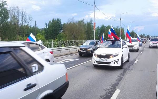 Более 2 тысяч брянцев поддержали автопробег в честь «Дня России»