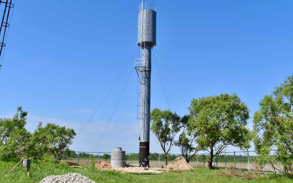 В Клетнянском районе Брянской области установили новую водонапорную башню