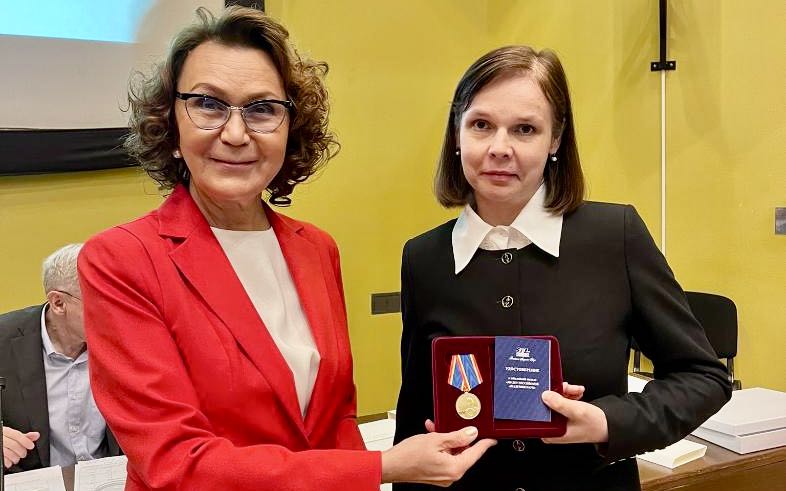 Профессору БГТУ вручена юбилейная медаль «300 лет РАН» за научные заслуги