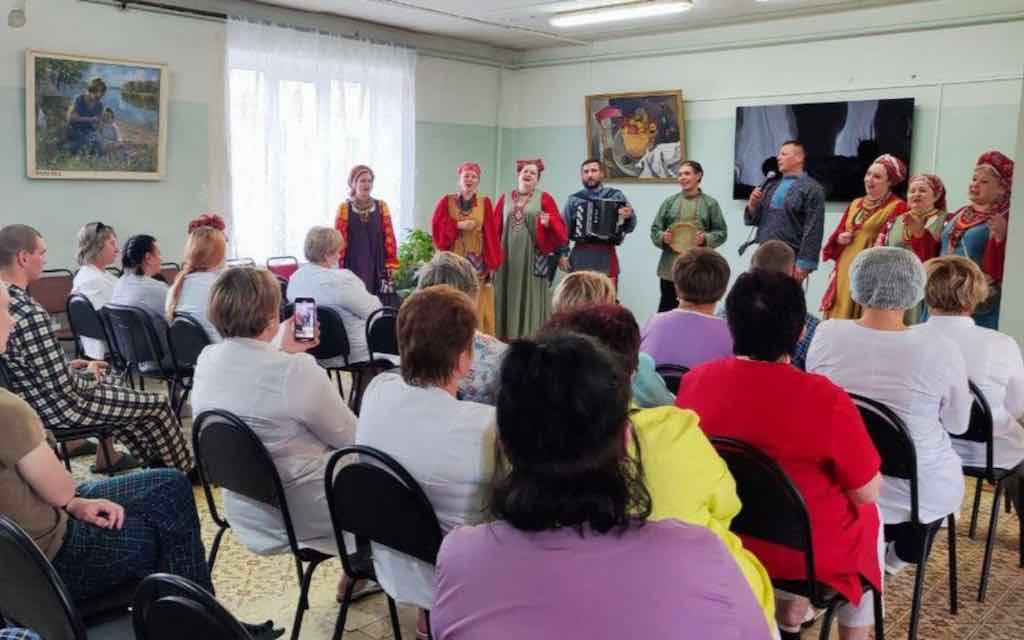 Брянские фольклорные коллективы гастролируют по приграничью