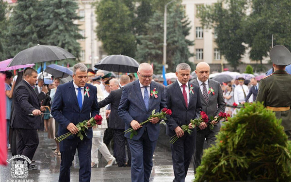 Врио заместителя губернатора Виталий Свинцов принял участие в мероприятиях, в честь Дня независимости и 80-летия освобождения Республики Беларусь