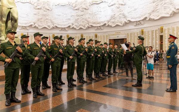 Новобранцы Преображенского полка из Брянской области приняли присягу в Музее Победы