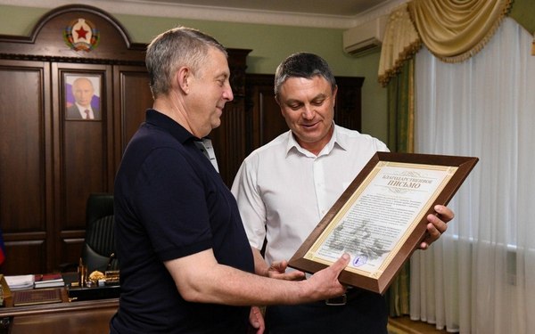 Глава ЛНР Леонид Пасечник выразил слова благодарности жителям Брянщины за помощь республике