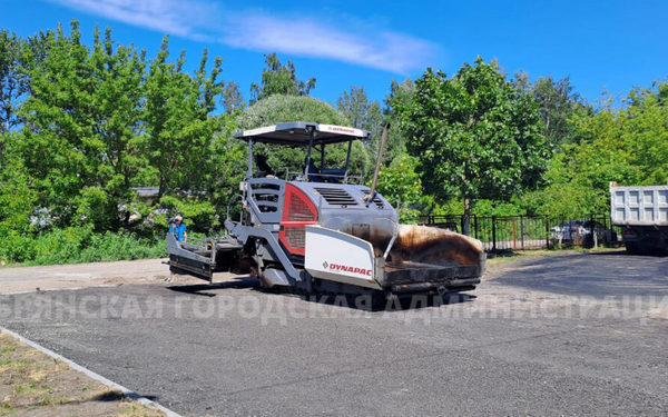 В школе №66 начали обустраивать беговую дорожку