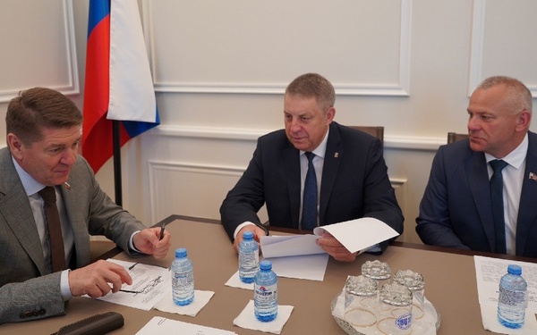 Губернатор Брянщины Александр Богомаз встретился с Андреем Шевченко