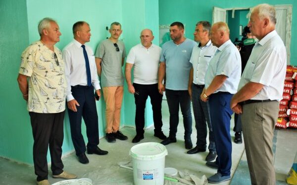 Депутат Госдумы Николай Щеглов и врио замгубернатора Виталий Свинцов посетили Дятьково с рабочим визитом