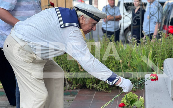 День ВМФ России в Брянске отметили торжественным мероприятием у памятника адмиралу Ушакову