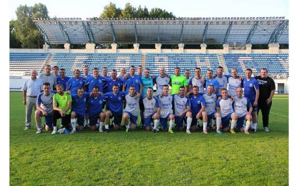 Футболисты «Динамо» разных поколений отметили столетие брянского стадиона матчем