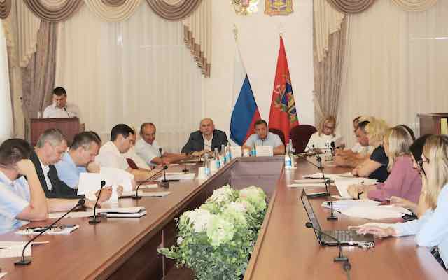 Брянские депутаты обсудили реализацию национального проекта «Экология»