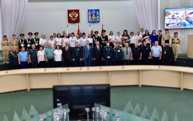 Александр Богомаз поздравил военный комиссариат Брянской области с 80-летием