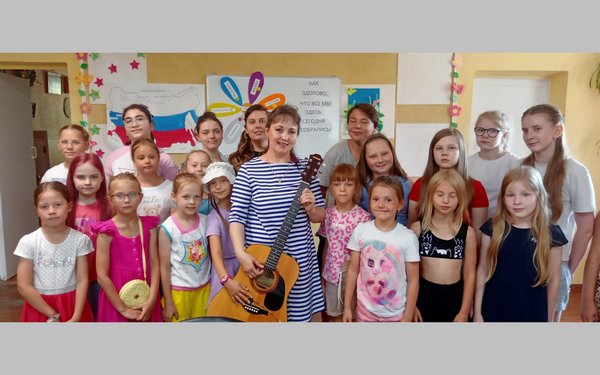 Брянские школьникам напомнили о том, что счастье – когда семья вместе