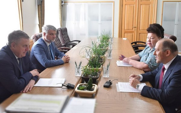 На Брянщине побывал врио представителя МИД России в Воронеже Алексей Ростовский