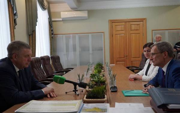 Губернатор Брянщины Александр Богомаз провёл встречу с членом ЦИК Левичевым