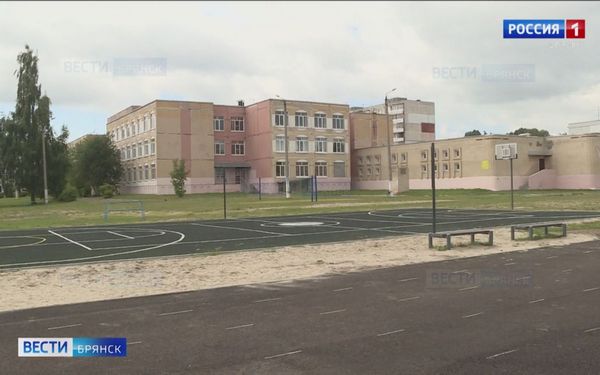 На Брянщине продолжается ремонт спортивных объектов