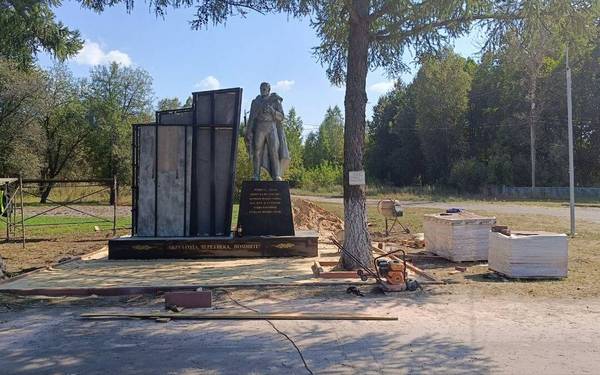 В Суземском районе благоустраивают памятное место