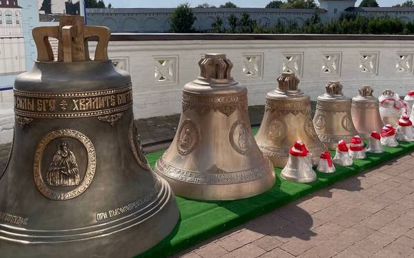 В Свенский монастырь под Брянском доставлены 17 новых колоколов