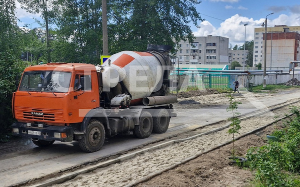 В городе Фокино на Брянщине ремонтируют дорогу рядом со стадионом «Триумф»