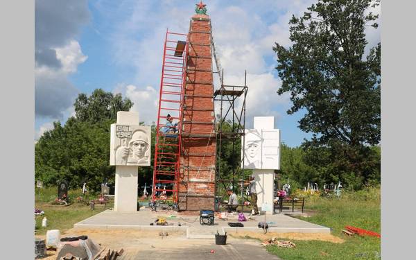 В Стародубском округе Брянской области реконструируют памятник павшим воинам