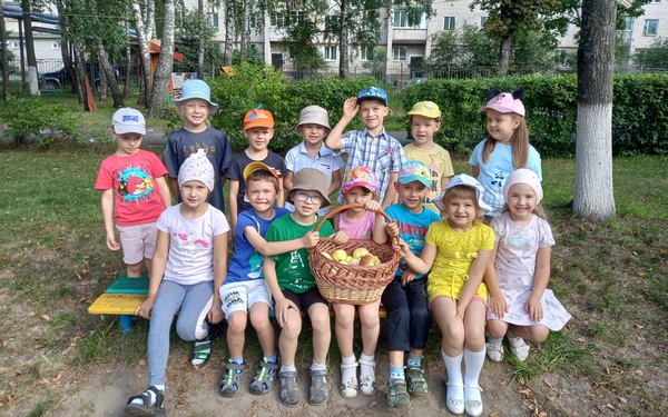 Дошкольники Брянщины весело и оригинально отметил Яблочный Спас