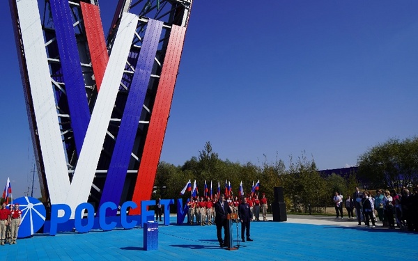 Губернатор Александр Богомаз рассказал о линии электропередач в виде знака V