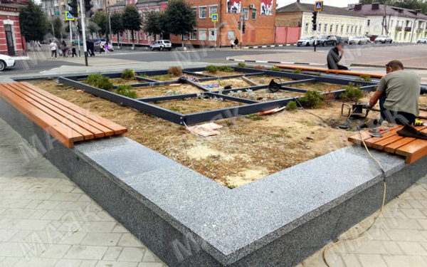 В Новозыбкове продолжается реконструкция главной площади