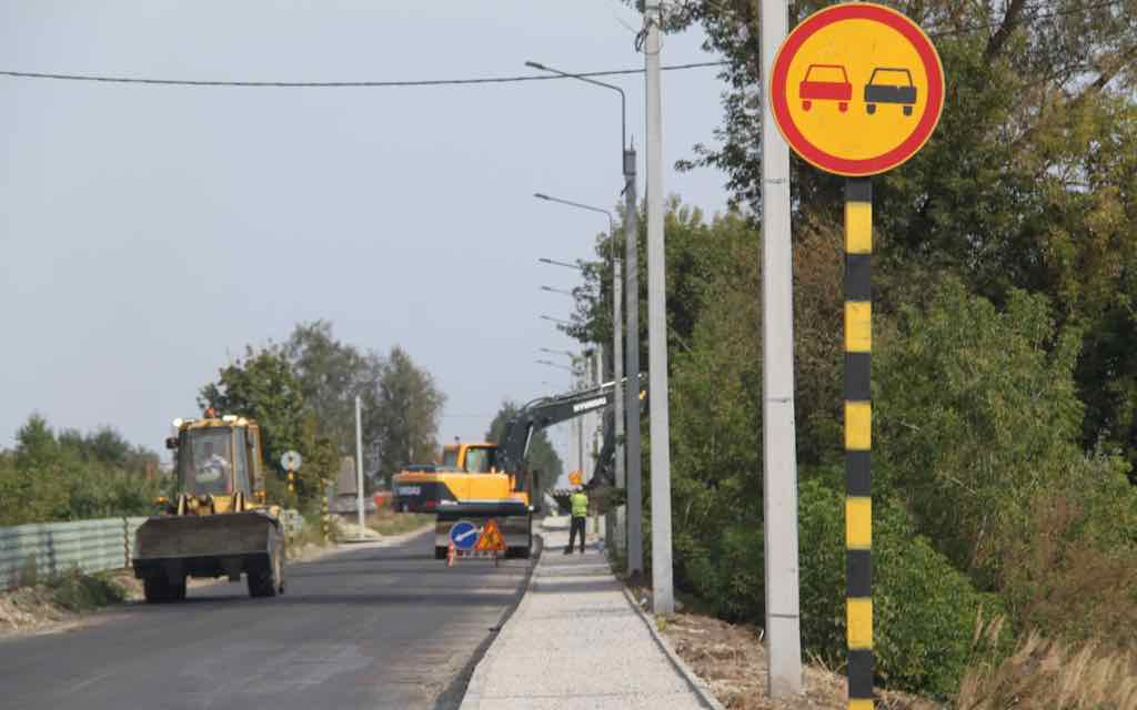 Участок автодороги Бордовичи-Отрадное в Брянском районе приводят в нормативное состояние