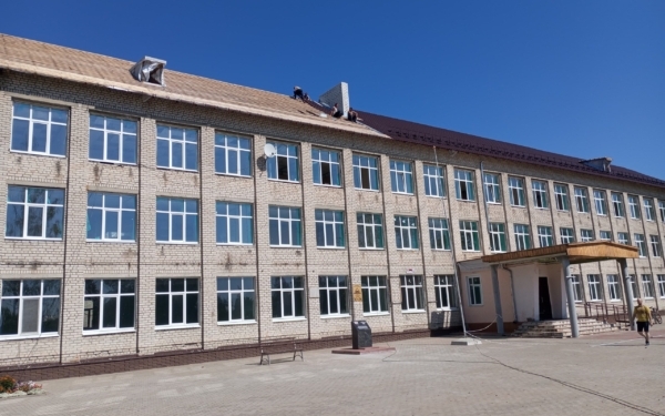 В Клетне Брянской области капитально ремонтируют здание средней школы № 1