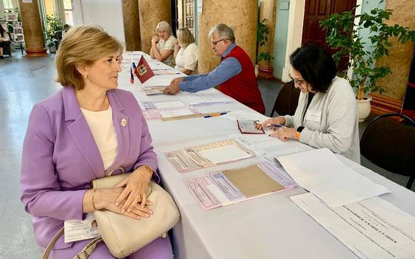 Жители Брянска активно голосуют с самого утра