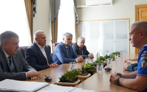 Губернатор Александр Богомаз встретился с новым начальником брянского МЧС