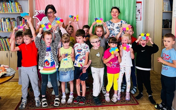 Для дошкольников Брянска провели тематический час «Всё начинается с семьи»