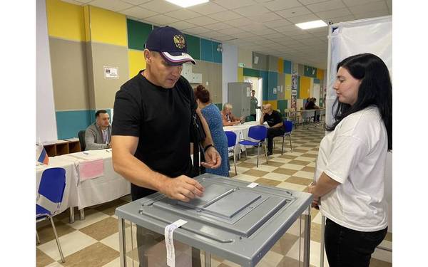 Герой России Андрей Фроленков проголосовал под песню Shamana «Я русский»