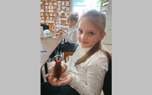 Для брянских школьников провели творческую осеннюю мастерскую «Природа и фантазия»