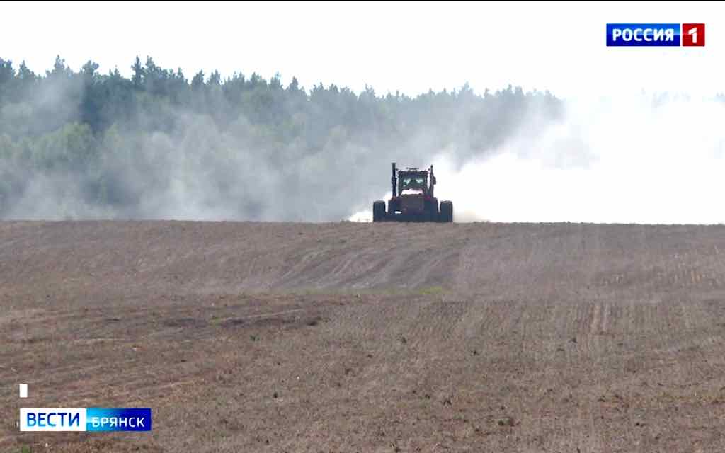 Брянские аграрии готовят почву к зиме