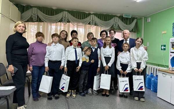 Школьников из Курской области обеспечили планшетами