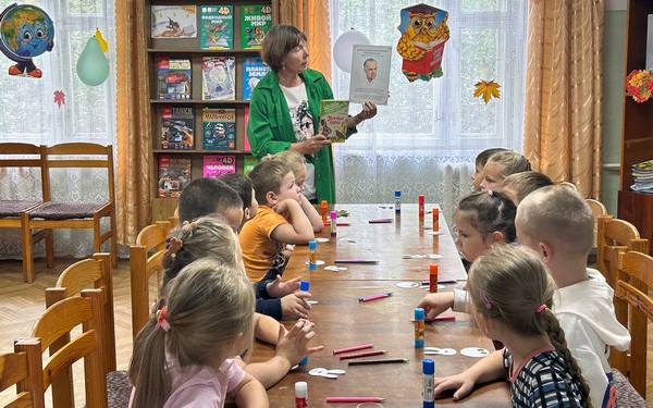 В детской библиотеке Брянска прошёл мастер-класс «Пальчиковый заяц»