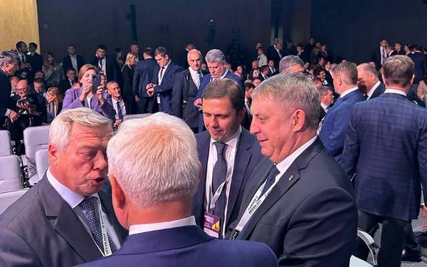 Александр Богомаз принял участие в пленарном заседании «Российский агропром – 2030: пути достижения технологического лидерства»