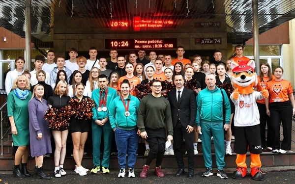 Выпускники-паралимпийцы встретились со студентами Брянского ГУОР