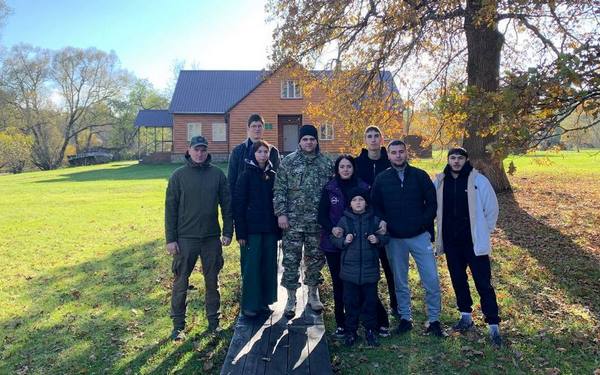 В благоустройстве брянского заповедника приняли участие волонтёры
