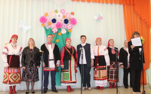 В Трубчевске состоялся благотворительный концерт «Своих не бросаем»