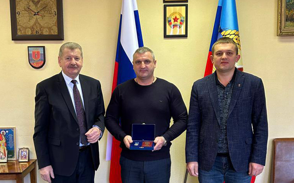 Житель Брянщины удостоен Знака «Почётный строитель России»