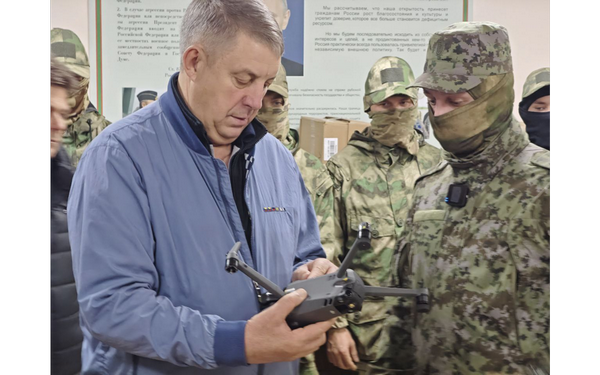 Губернатор Брянской области передал пограничникам квадрокоптеры