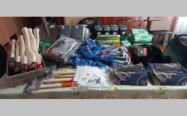 Представители ТОС «Искорка» Брянска передали гуманитарную помощь бойцам приграничья