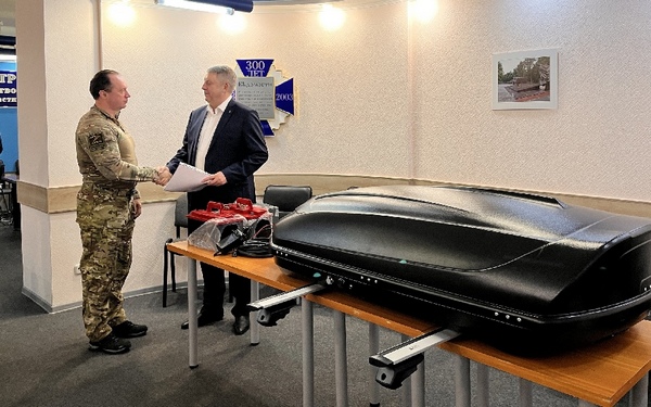 Губернатор Александр Богомаз передал отряду «БАРС-Брянск» спецоборудование