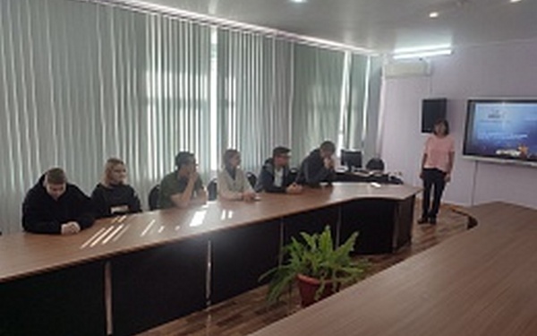 Студенты брянского техникума встретились с профессором РАН