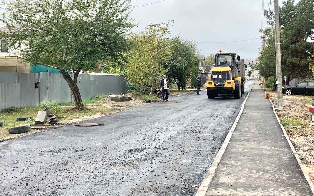 Капремонт дороги на улице Дятьковской в Брянске вышел на завершающий этап