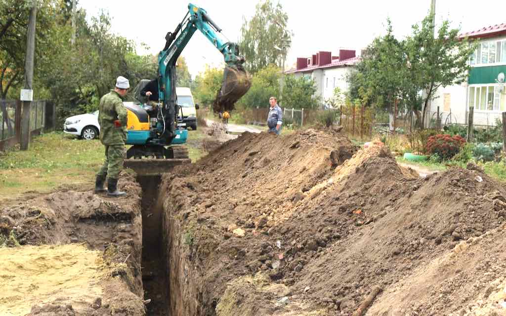 В посёлке Лопандино Брянской области ведутся капитальные работы по замене водопровода