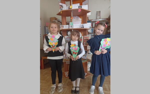 В брянской библиотеке провели мастер-класс «Учителю с любовью»